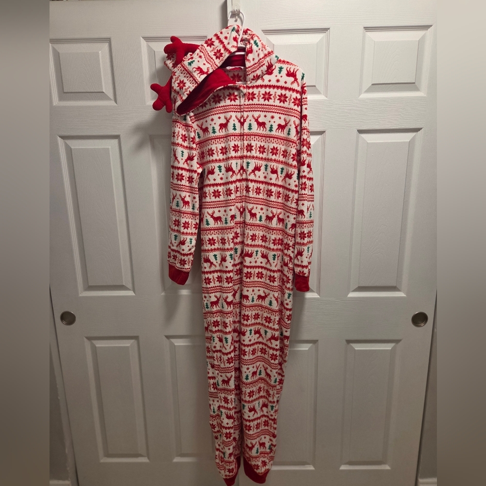 Holiday Christmas Onesie Pajamas Reindeer Snowflake Size Large EUC